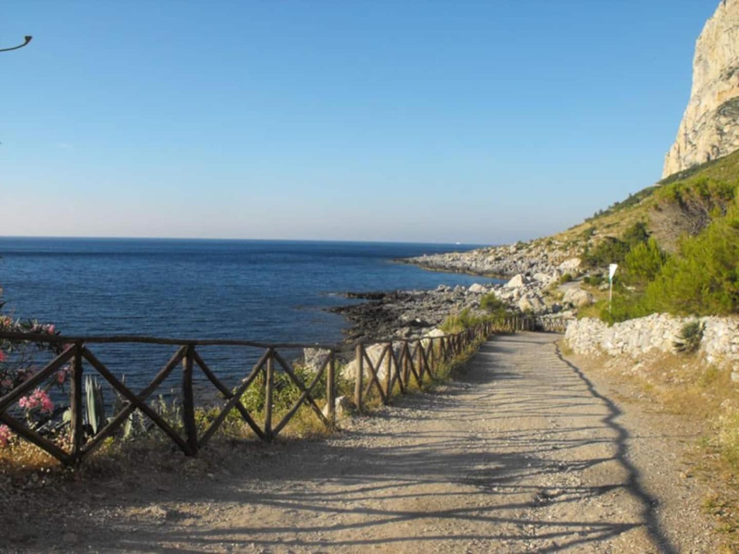 Villa Megna - Green Paradise B&B ปาแลร์โม ภายนอก รูปภาพ