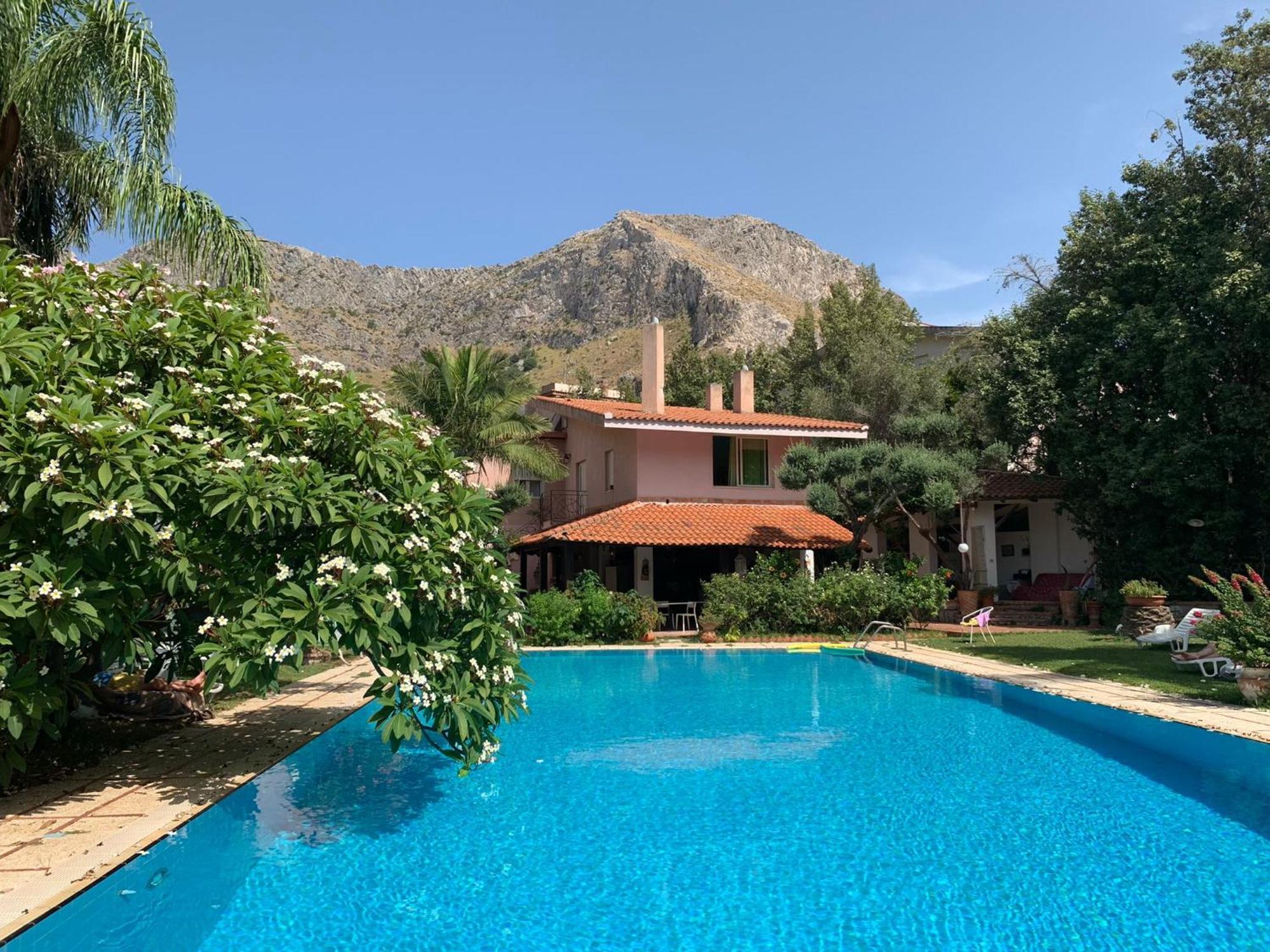 Villa Megna - Green Paradise B&B ปาแลร์โม ภายนอก รูปภาพ